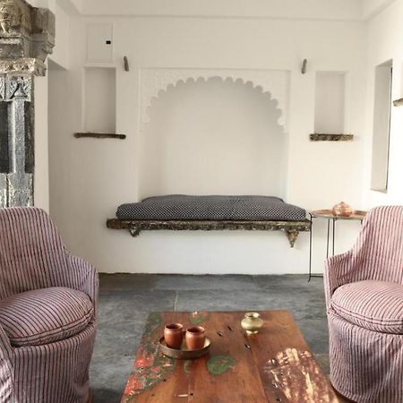 Little Garden Guest House อุเดเปอร์ ภายนอก รูปภาพ