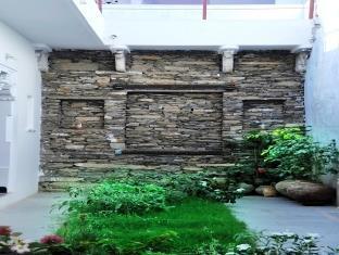 Little Garden Guest House อุเดเปอร์ ภายนอก รูปภาพ